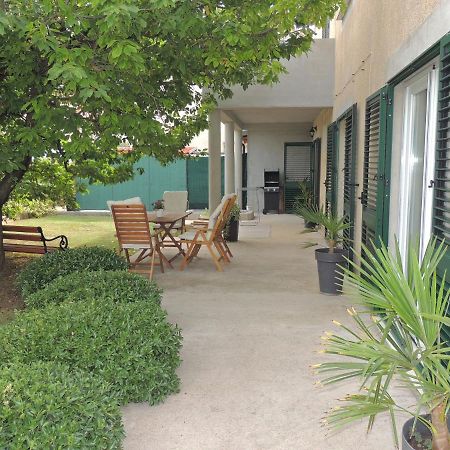 Apartment Ferara Betina  Zewnętrze zdjęcie