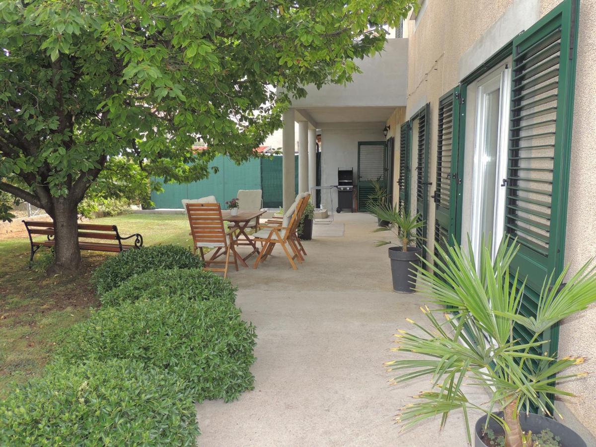 Apartment Ferara Betina  Zewnętrze zdjęcie